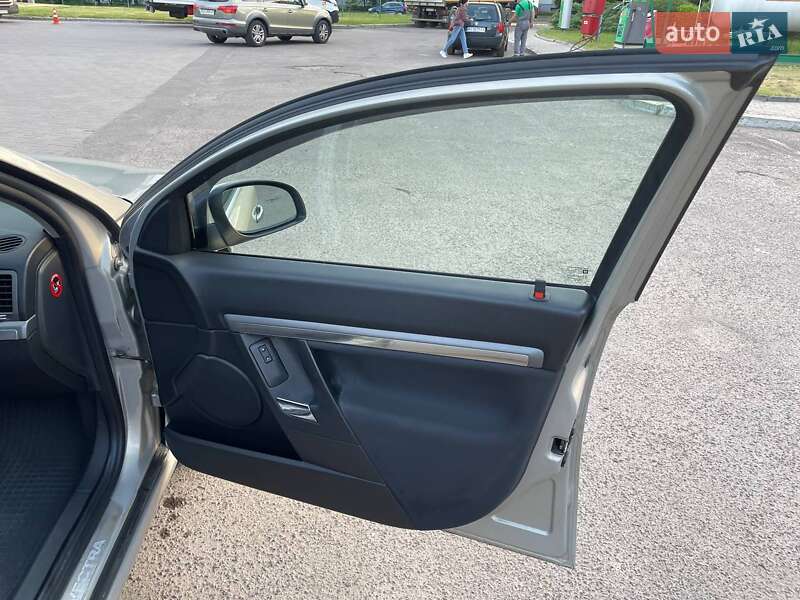 Седан Opel Vectra 2006 в Луцьку