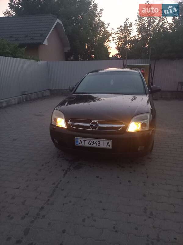 Седан Opel Vectra 2002 в П’ядики