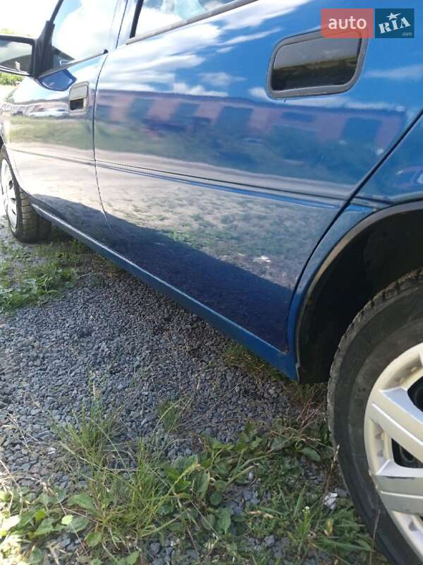 Седан Opel Vectra 1989 в Львові