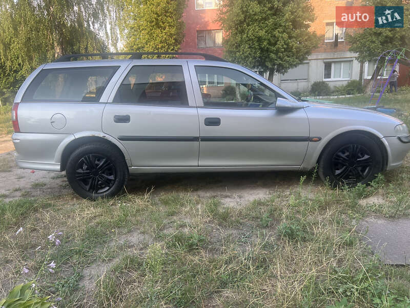 Универсал Opel Vectra 1998 в Сокале