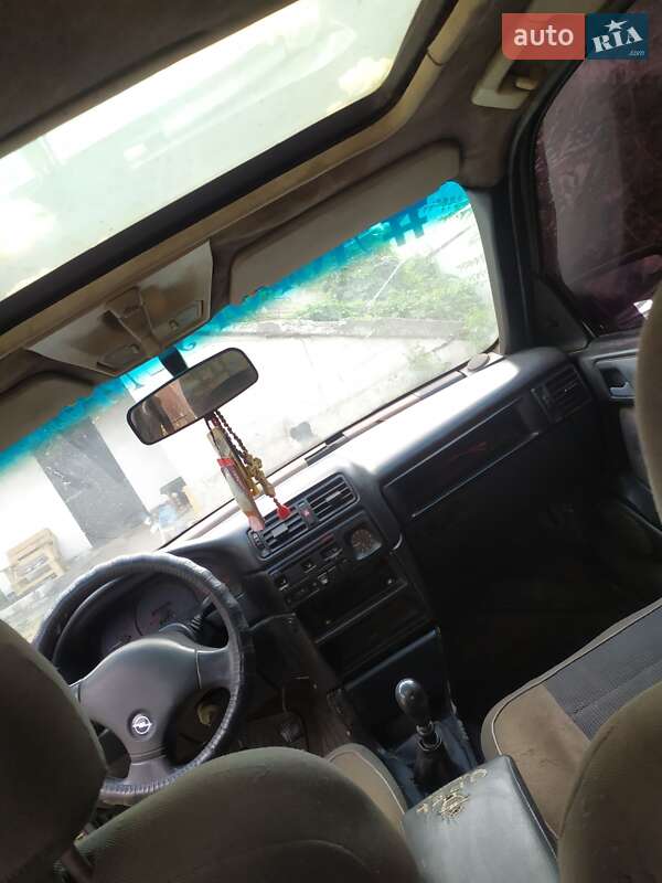 Седан Opel Vectra 1992 в Пятихатках