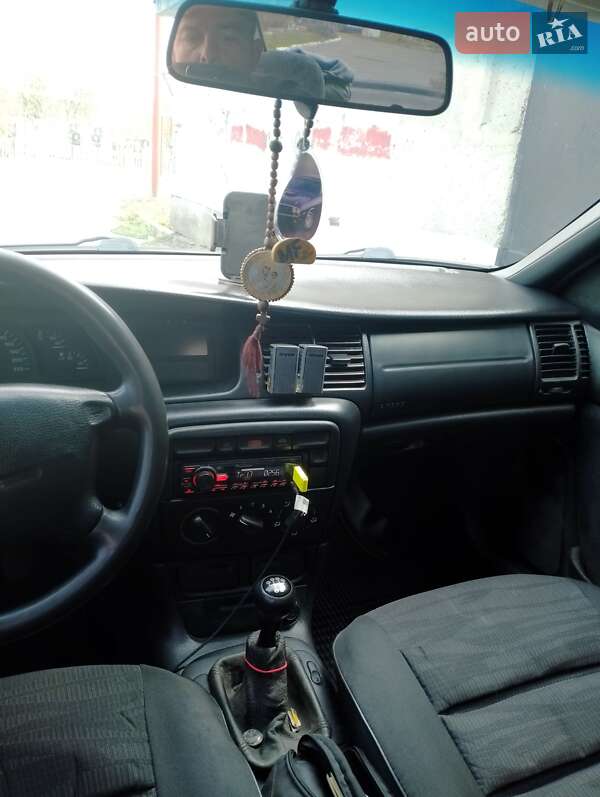 Седан Opel Vectra 1996 в Кременчуге