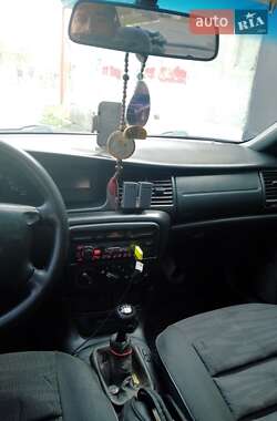 Седан Opel Vectra 1996 в 