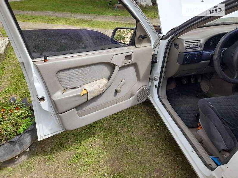 Седан Opel Vectra 1989 в Стрию