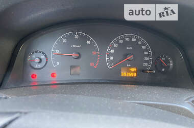 Седан Opel Vectra 2003 в 
