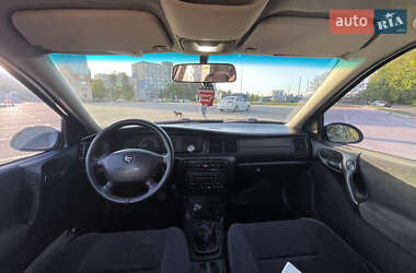 Универсал Opel Vectra 2000 в 