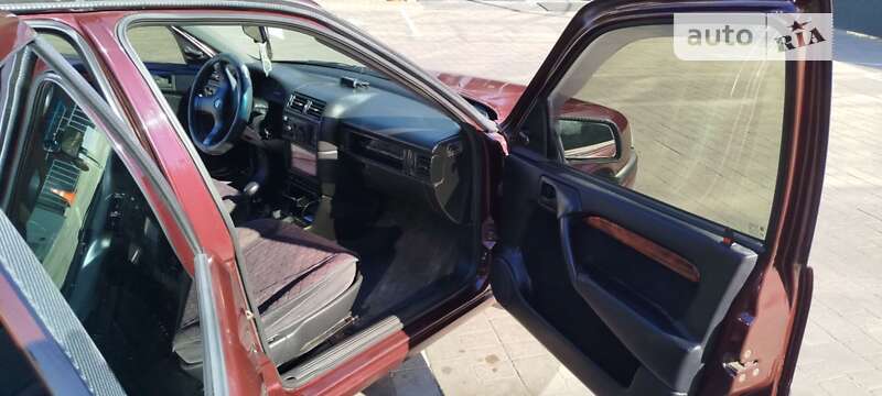 Седан Opel Vectra 1991 в Львове