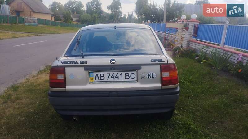 Лифтбек Opel Vectra 1989 в Виннице фото 7 Лифтбек Opel Vectra 1989 в Виннице