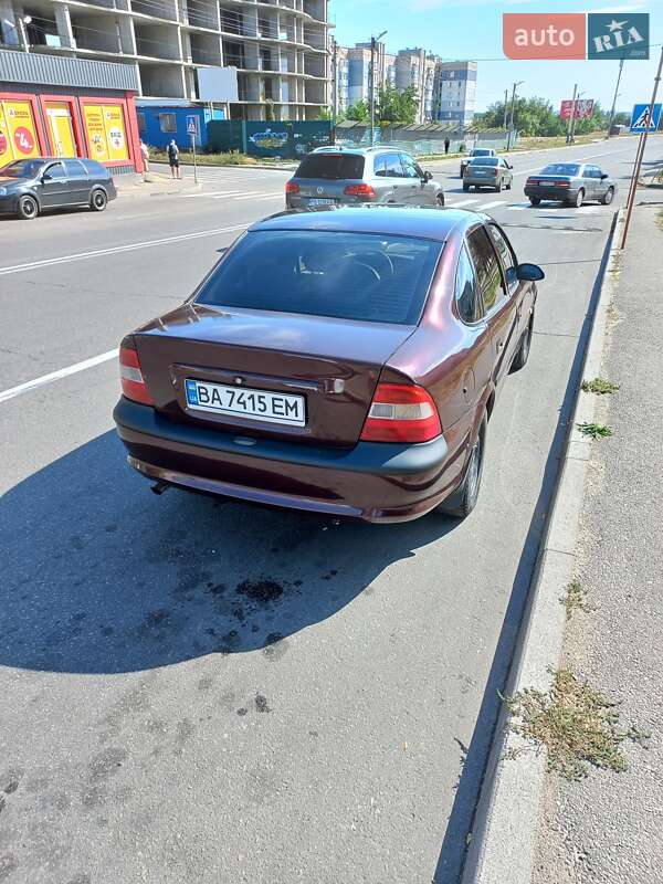 Седан Opel Vectra 1996 в Кропивницькому
