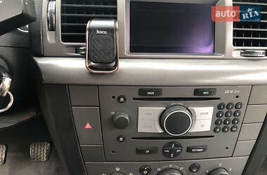 Универсал Opel Vectra 2005 в 