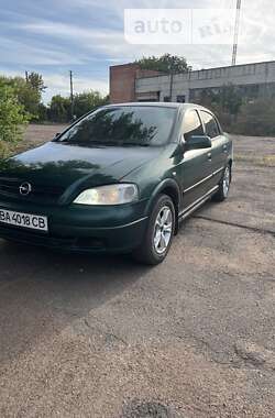 Седан Opel Vectra 2005 в Новой Праге