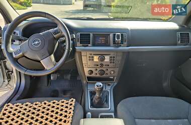 Седан Opel Vectra 2006 в 