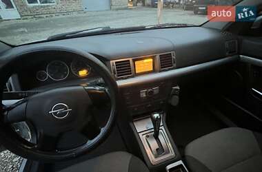 Универсал Opel Vectra 2004 в 