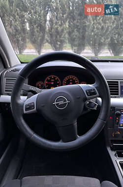 Лифтбек Opel Vectra 2004 в Киеве