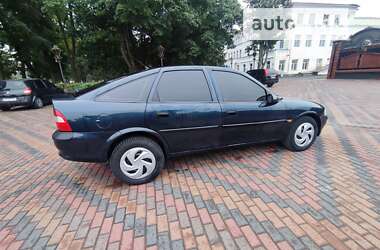 Ліфтбек Opel Vectra 1999 в Звягелі