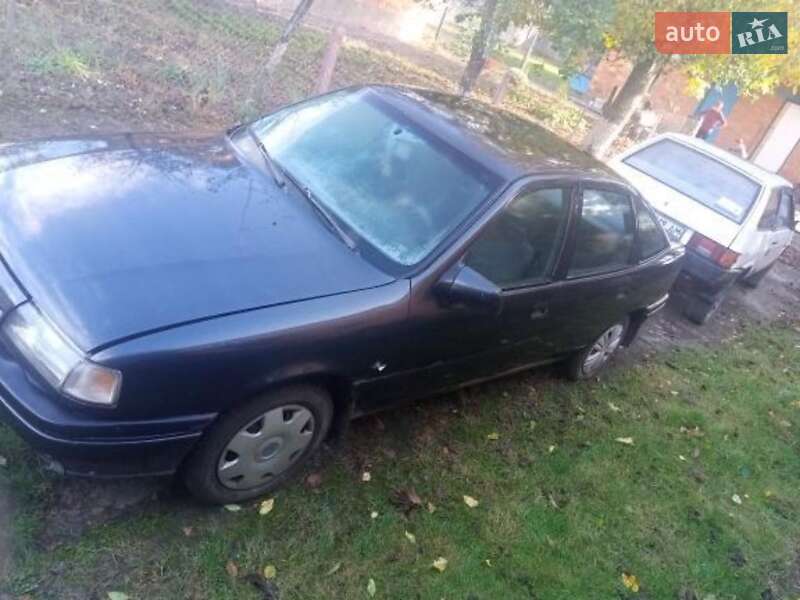 Лифтбек Opel Vectra 1995 в Дубровице