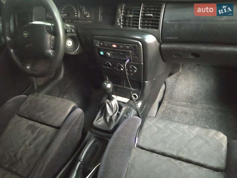 Седан Opel Vectra 1997 в Верхнеднепровске