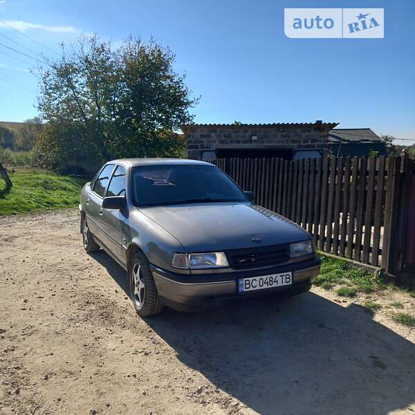 Седан Opel Vectra 1990 в Івано-Франківську