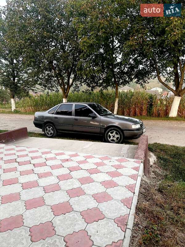 Седан Opel Vectra 1990 в Івано-Франківську