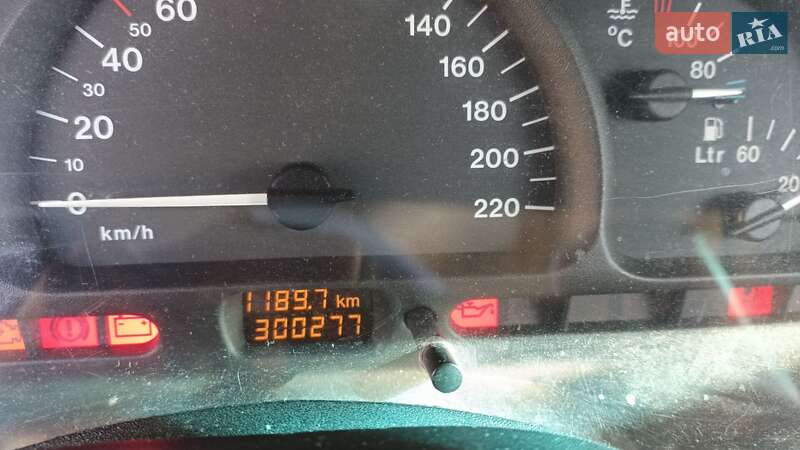 Седан Opel Vectra 1998 в Львове