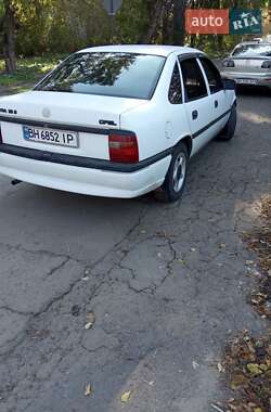 Седан Opel Vectra 1995 в Рені