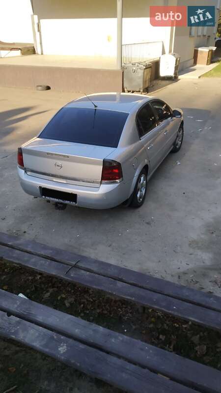 Седан Opel Vectra 2008 в Белогородке