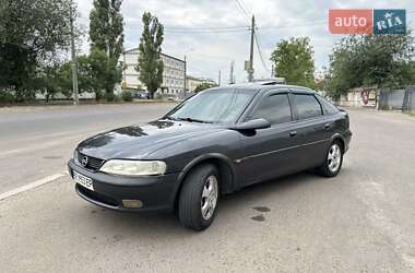 Лифтбек Opel Vectra 1998 в Николаеве