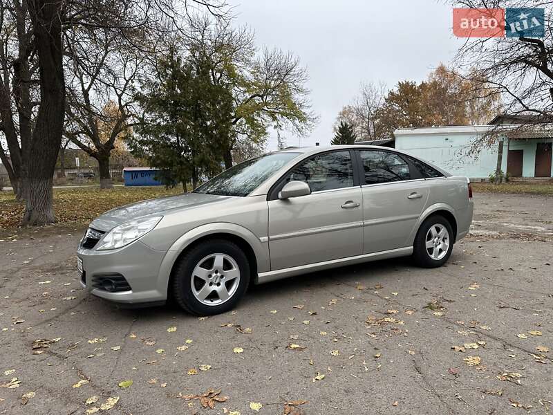 Лифтбек Opel Vectra 2006 в Лебедине
