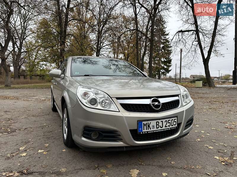 Лифтбек Opel Vectra 2006 в Лебедине