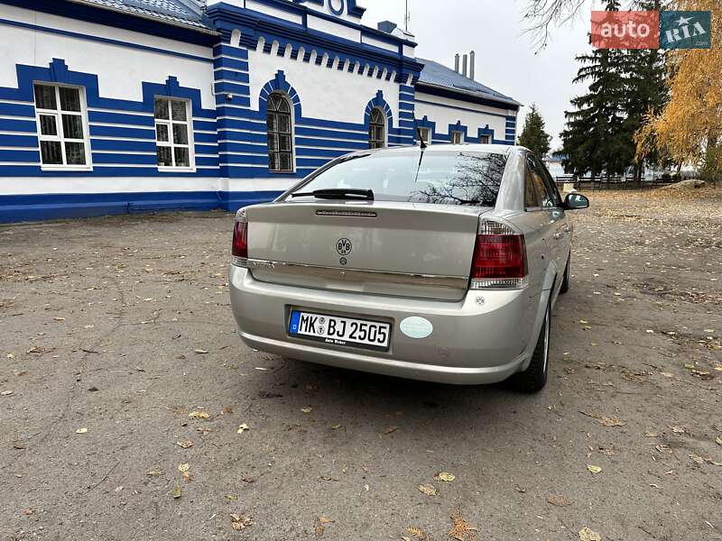Лифтбек Opel Vectra 2006 в Лебедине