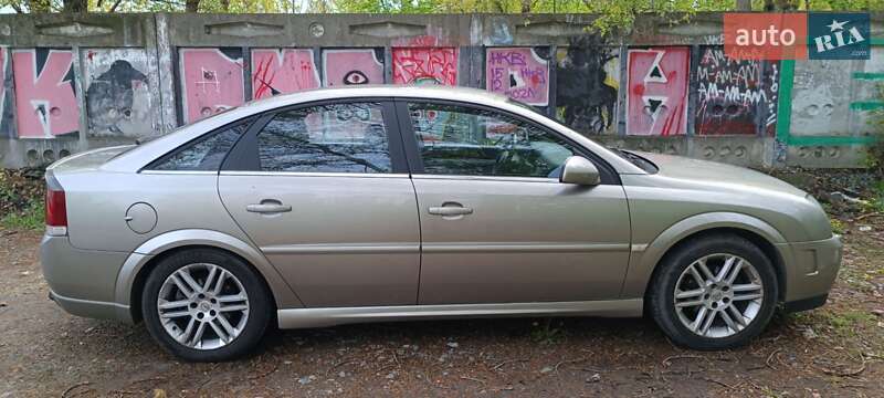 Лифтбек Opel Vectra 2004 в Киеве