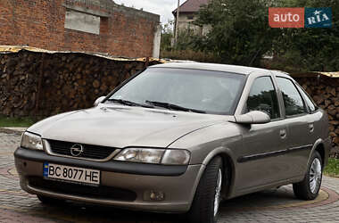 Лифтбек Opel Vectra 1997 в Жовкве