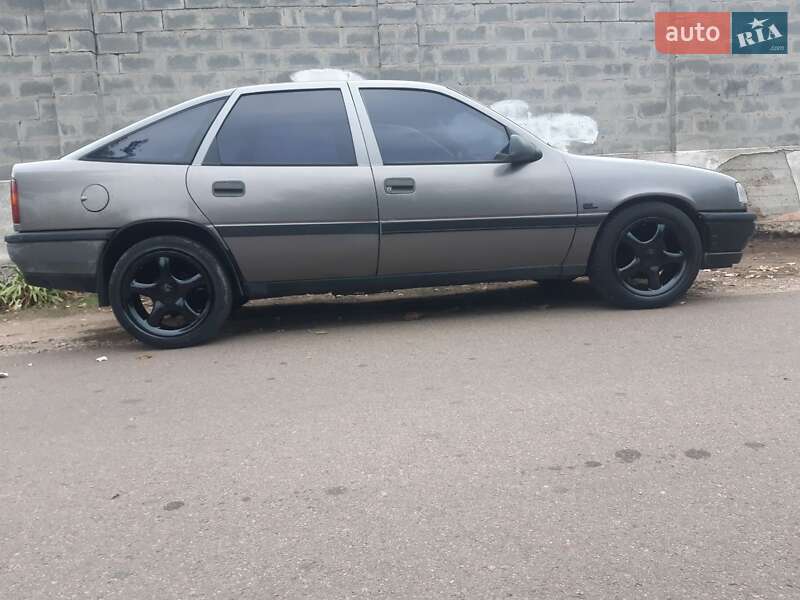 Седан Opel Vectra 1989 в Николаеве