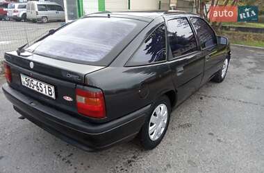 Лифтбек Opel Vectra 1994 в Надворной