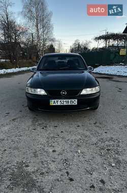 Седан Opel Vectra 1998 в Івано-Франківську