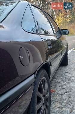 Седан Opel Vectra 1993 в Киеве