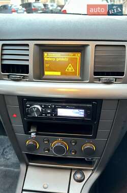 Седан Opel Vectra 2008 в Чернівцях