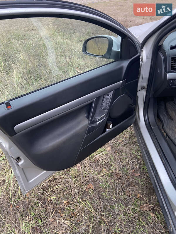 Седан Opel Vectra 2003 в Синельниковому