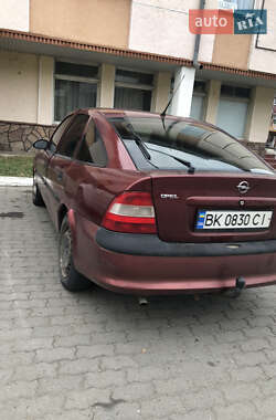 Ліфтбек Opel Vectra 1997 в Галичі