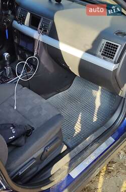 Универсал Opel Vectra 2004 в 