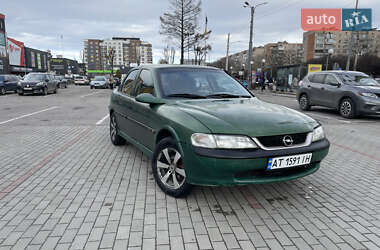 Седан Opel Vectra 1996 в Івано-Франківську