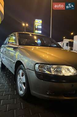 Седан Opel Vectra 1998 в Одесі