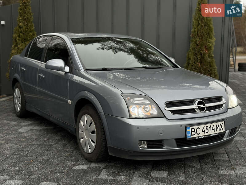 Седан Opel Vectra 2005 в Смыге