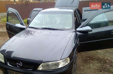 Ліфтбек Opel Vectra 1998 в Ізяславі