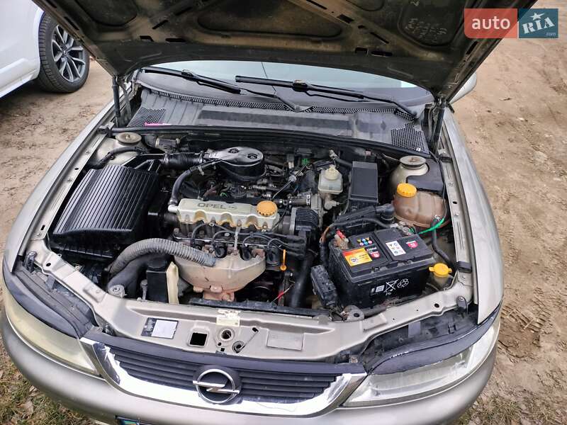 Седан Opel Vectra 1996 в Яворове