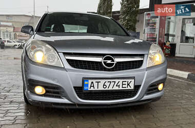 Лифтбек Opel Vectra 2006 в Надворной