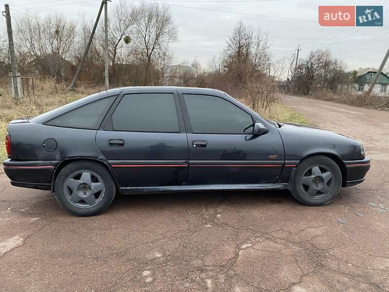 Лифтбек Opel Vectra 1993 в Коростене