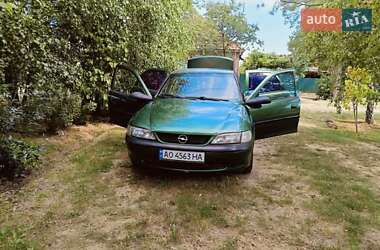 Седан Opel Vectra 1996 в Чопі