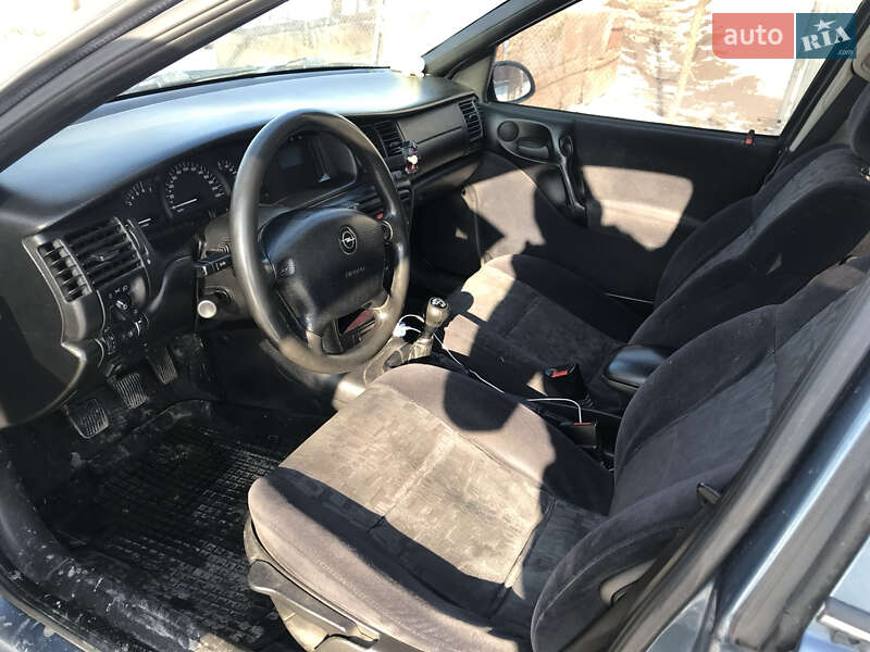 Седан Opel Vectra 1998 в Івано-Франківську