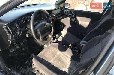Седан Opel Vectra 1998 в 